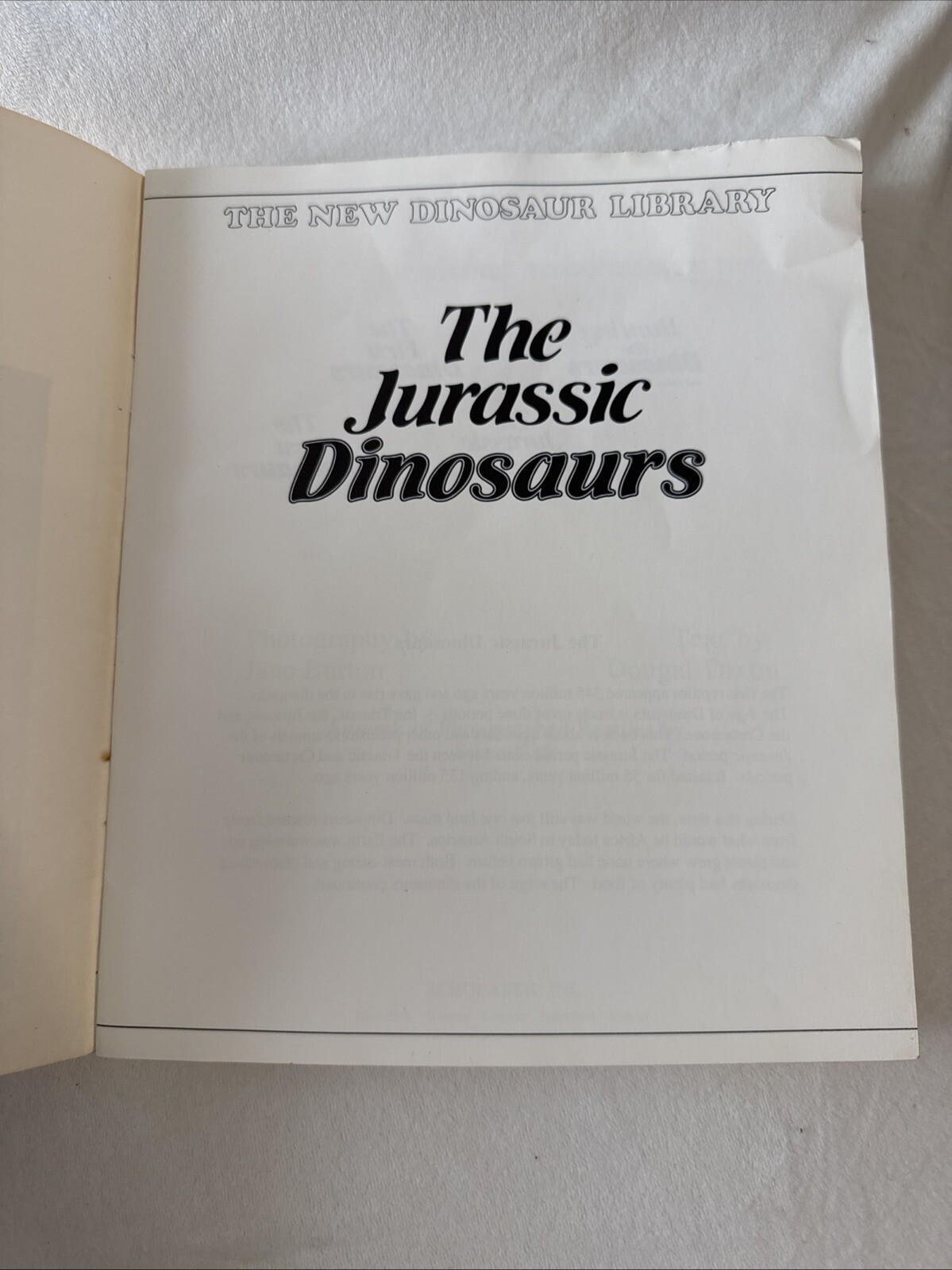 The Jurassic Dinosaurs – Paperback By Dougal Dixon – GOOD