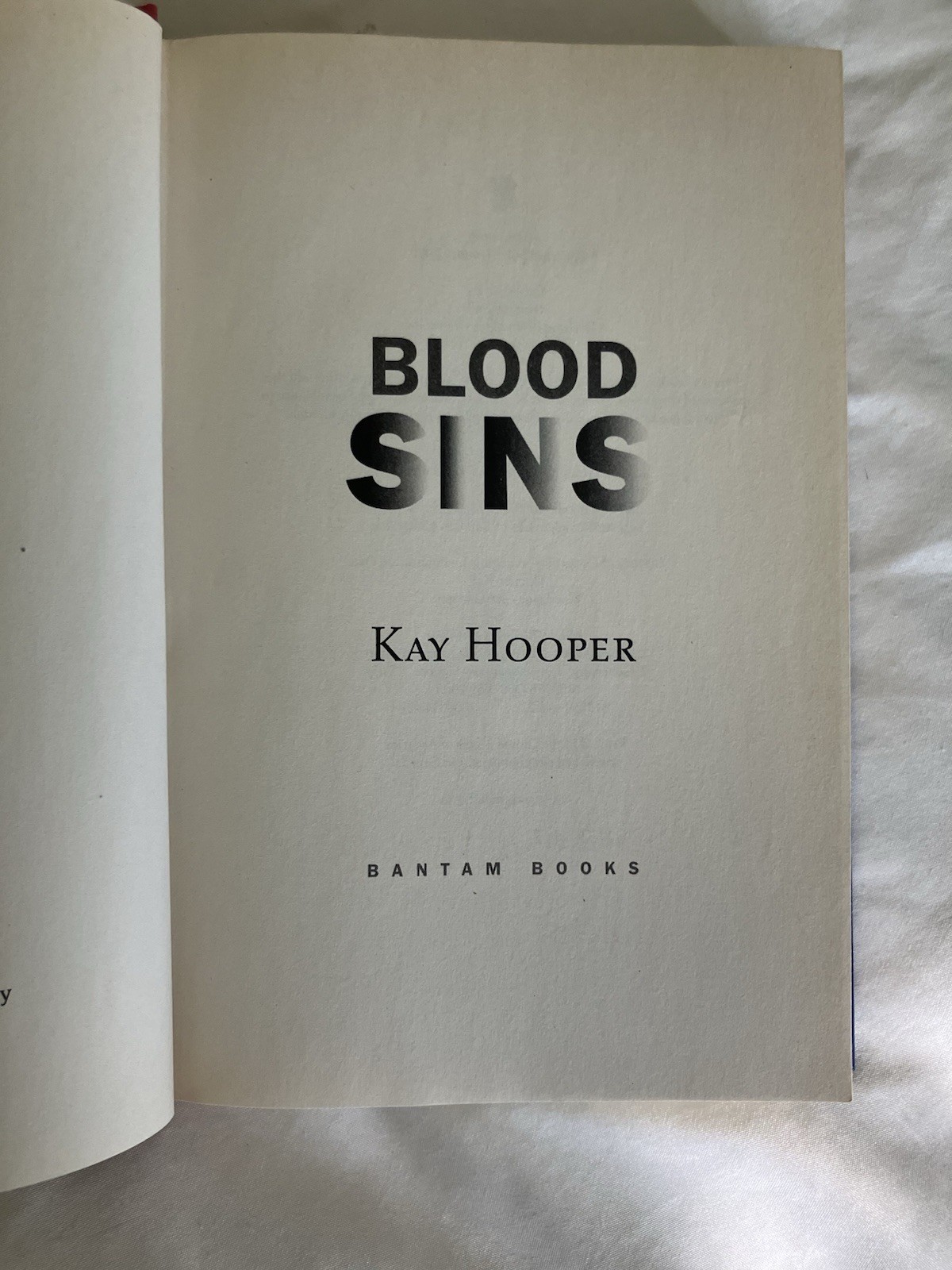 Blood Sins by Kay Hooper (2008, Hardcover) First Edition DJ