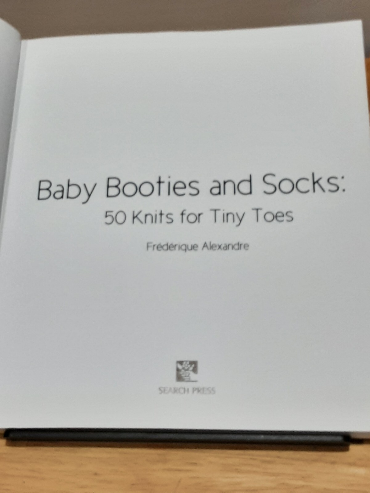 Baby Booties And Socks Frederique Alexandre 50 Knits for Tiny Toes 159 pages