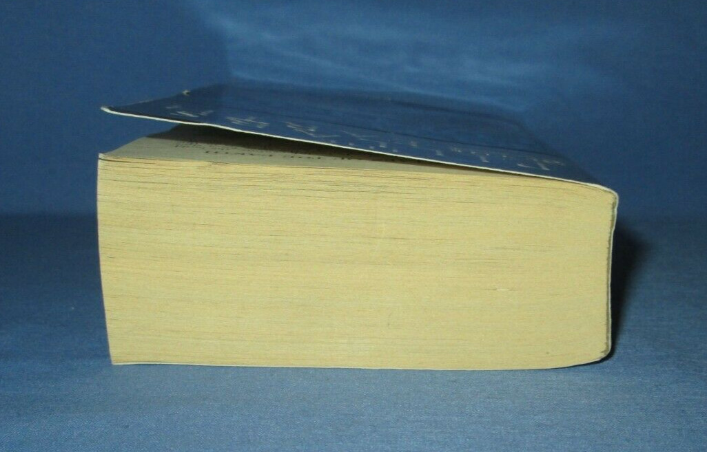 The Pillars Of The Earth By Ken Follett, 1990, 1st Printing, Paperback