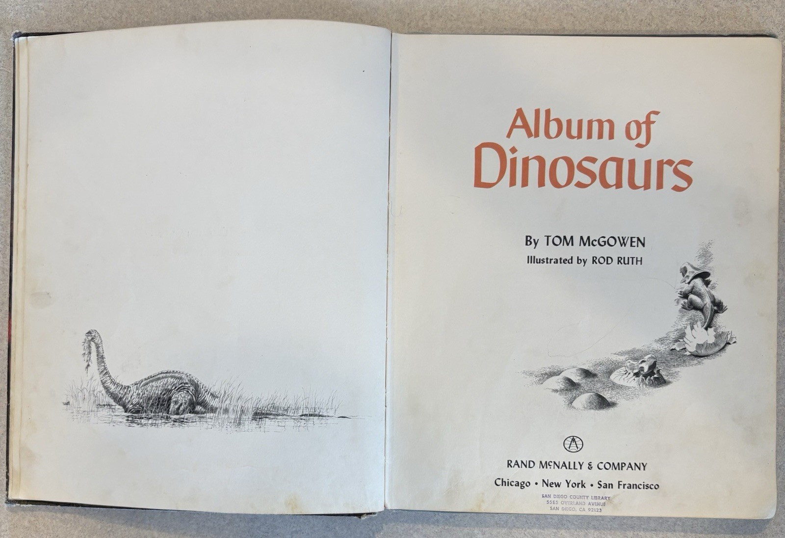 Album of Dinosaurs by Tom McGowen (1972, Hardcover) FIRST PRINTING
