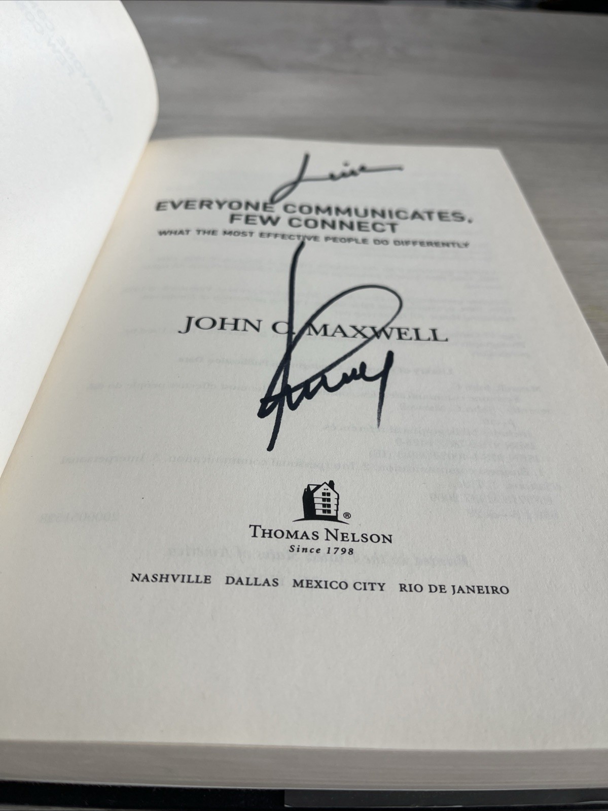 Everyone Communicates, Few Connect | John C. Maxwell | HC | 2010 | SIGNED