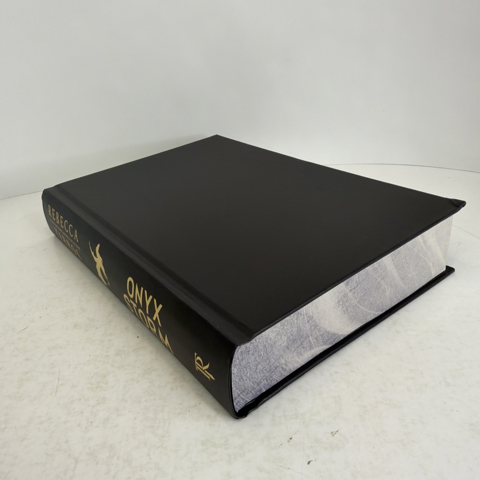 Onyx Storm Rebecca Yarros Deluxe Limited Edition Hardcover w/ Dust Jacket SIGNED