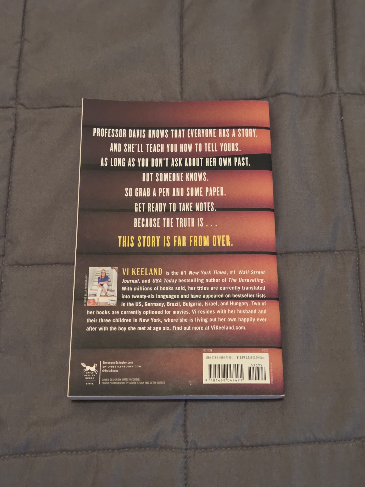 Someone Knows a Novel by VI Keeland (2025, Trade Paperback)