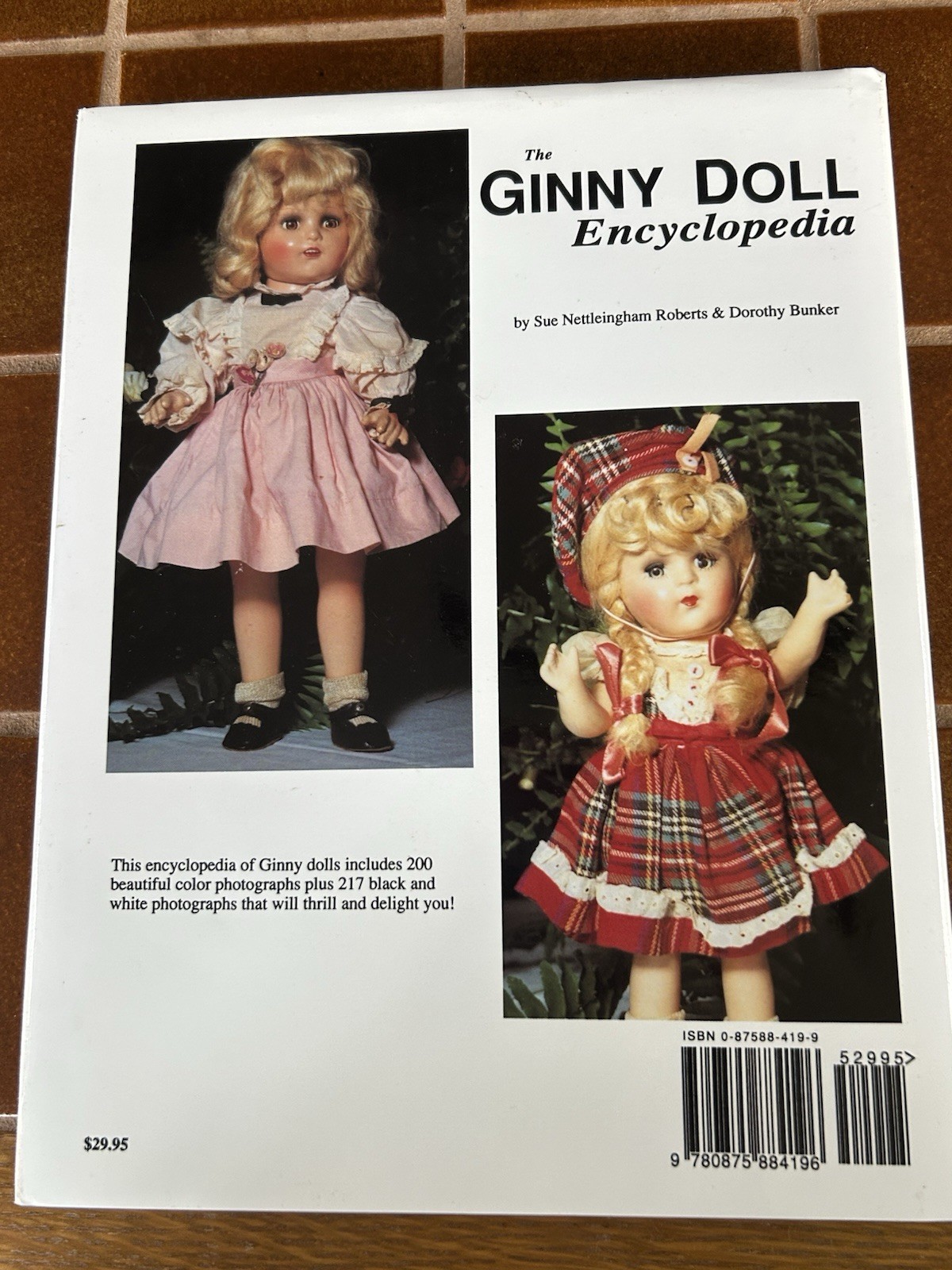 Ginny Doll Encyclopedia HC DJ Sue Nettleingham Roberts Dorothy Bunker LN EUC