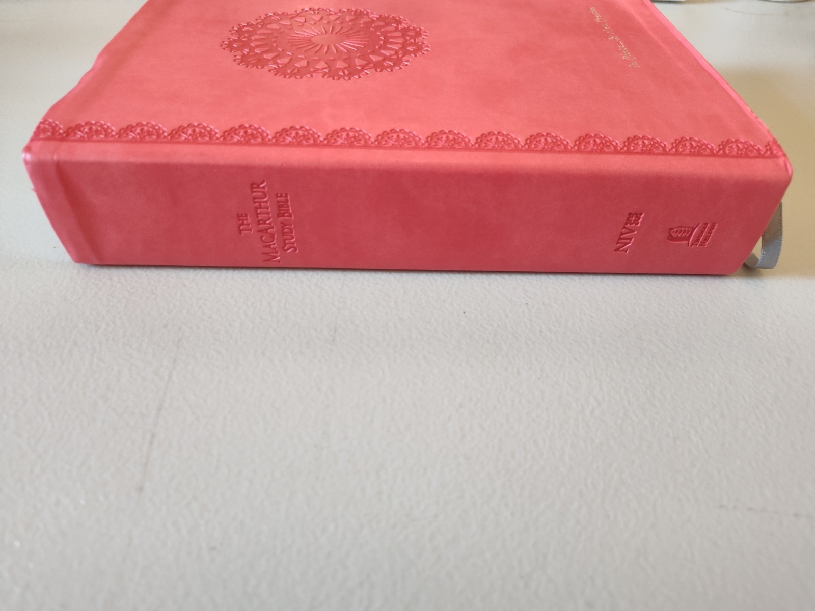 The MacArthur Study Bible: NIV Sunset Pink Leathersoft in Box Clean 2013