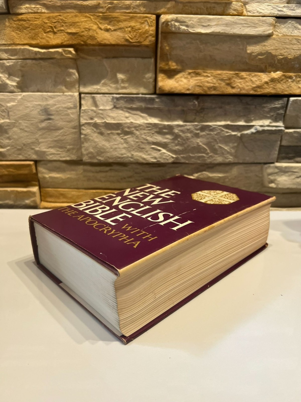 The New English Bible with the Apocrypha Oxford Cambridge 1970 Second Ed HCDJ