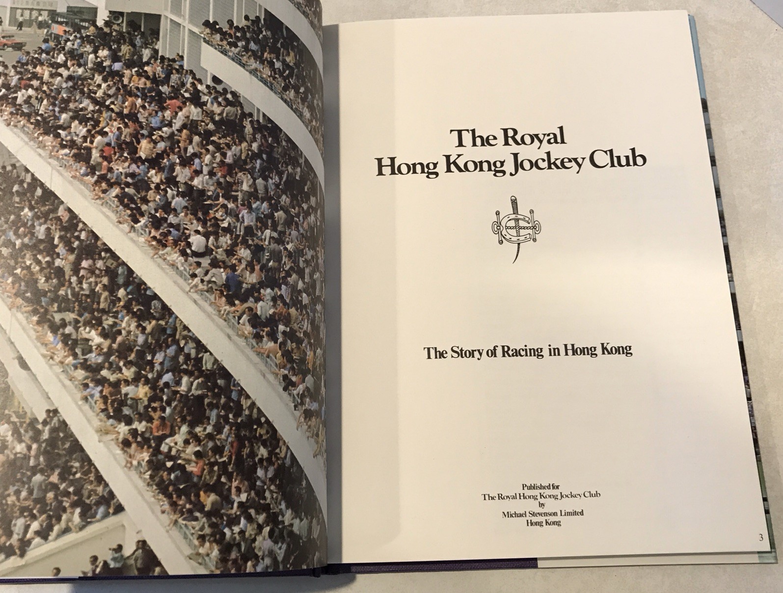 THE ROYAL HONG KONG JOCKEY CLUB Horse Racing Illustrated w/ Slipcase 1975 RARE