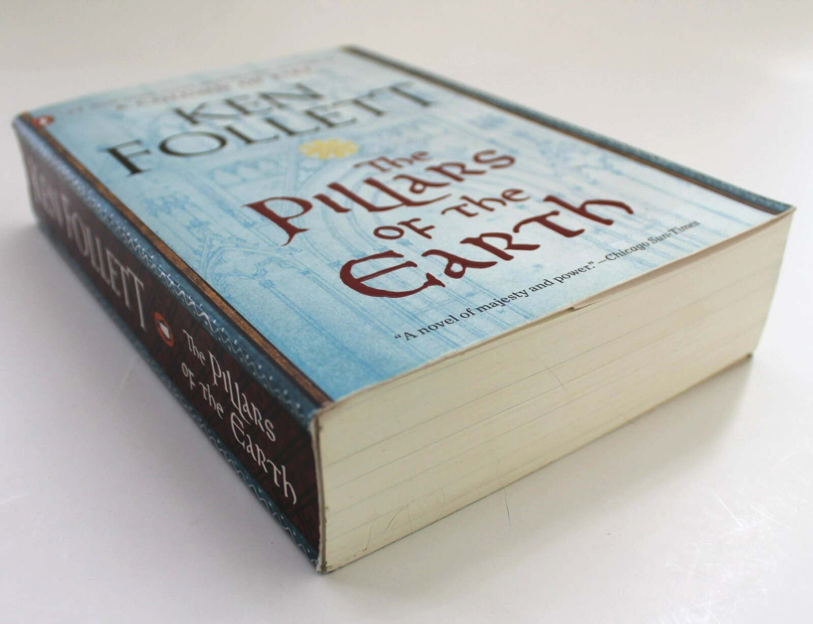 The Pillars of the Earth: A Novel Ken Follett 2017 Kingsbridge Series Paperback