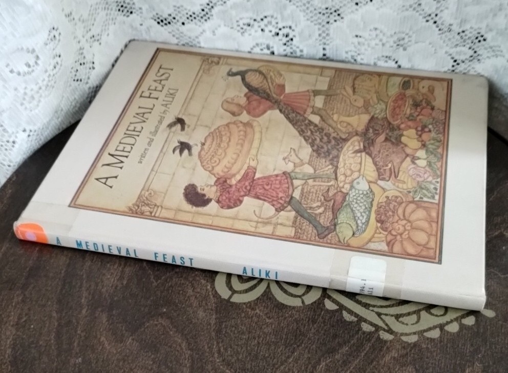 A Medieval Feast (Reading Rainbow Books) by Aliki HC Vintage 1986 Ex Library