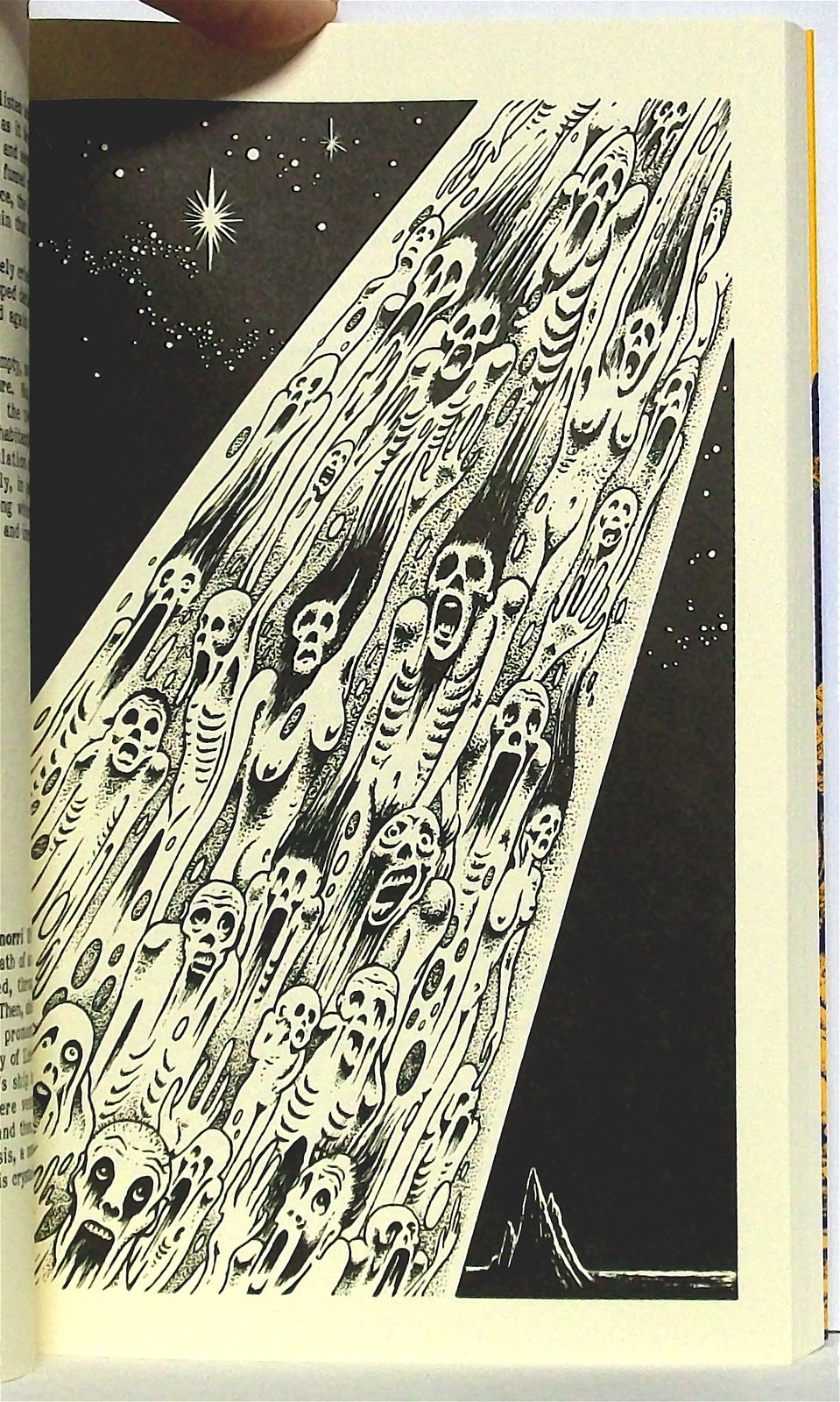 BRIAN LUMLEY’s MAD MOON OF DREAMS— 1st ed. trade pb (S&S in HPL’s Dreamworld)