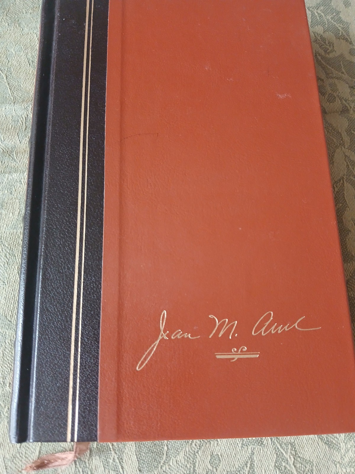 The Clan of the Cave Bear Jean M. Auel