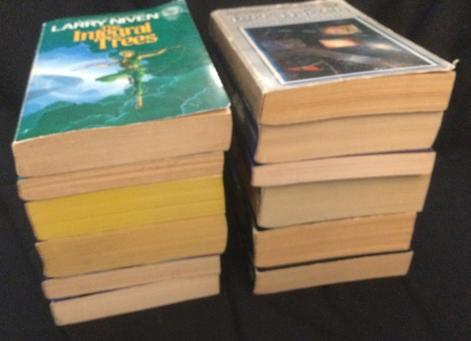 12 SF PBs by Larry Niven: Man-Kzin Wars, Ptavvs, Mote in God’s Eye, Ringworld++