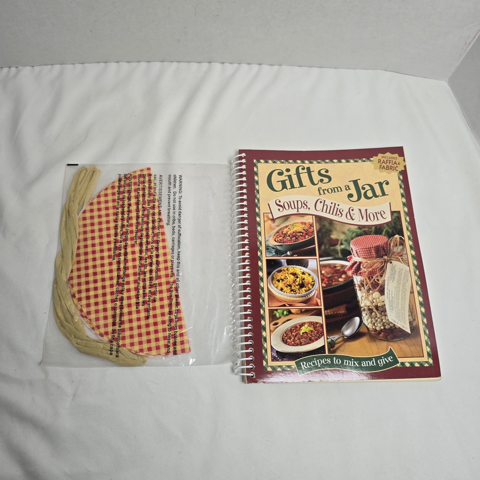 Gifts from a Jar: Soups, Chilis & More Cookbook Recipes To Mix & Give 2004 NEW