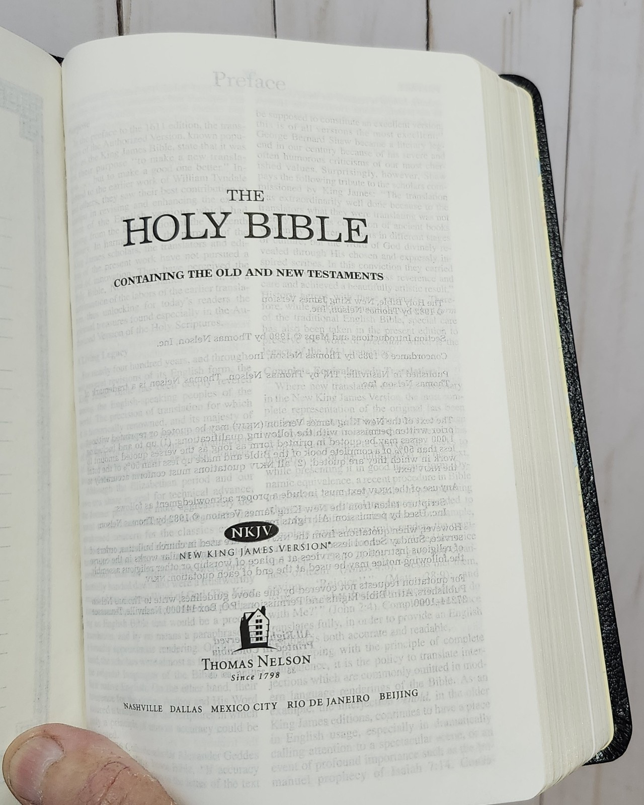 The NKJV UltraSlim Bible Thomas Nelson edition Black Leathersoft New,Old Test,