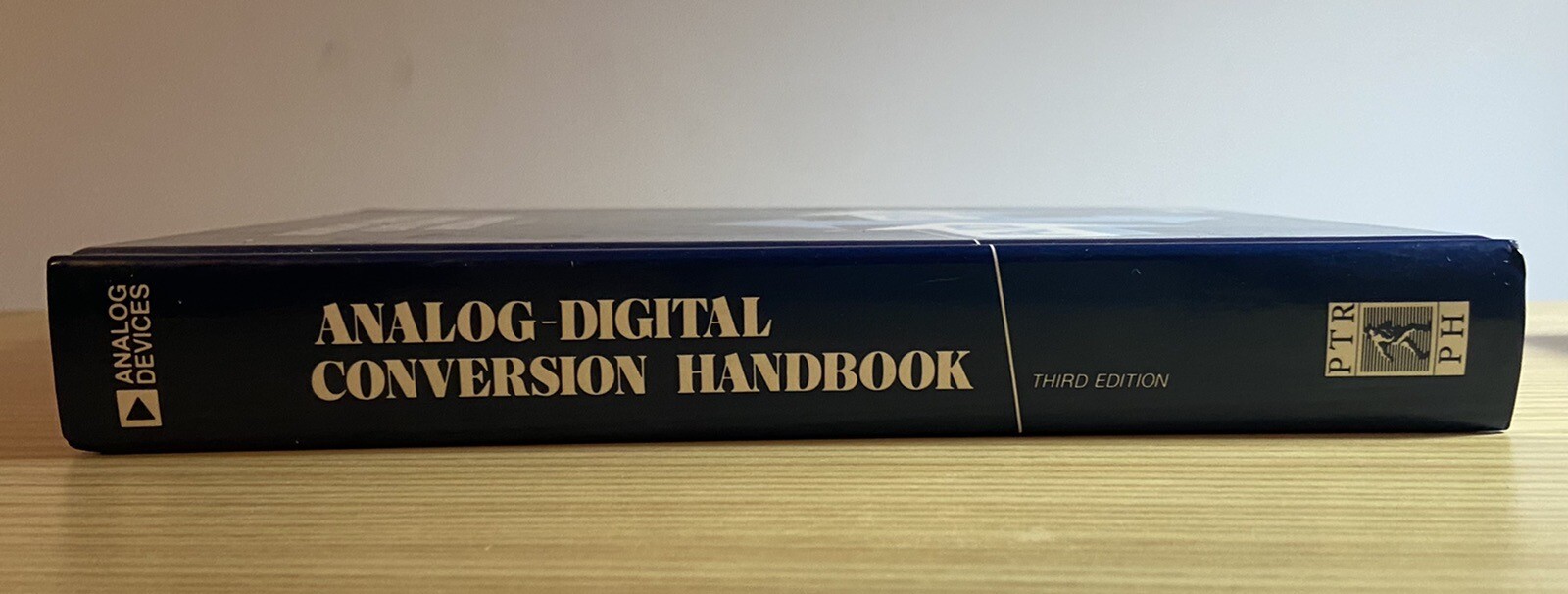 Analog-Digital Conversion Handbook Third Edition, Analog Devices – LIKE NEW