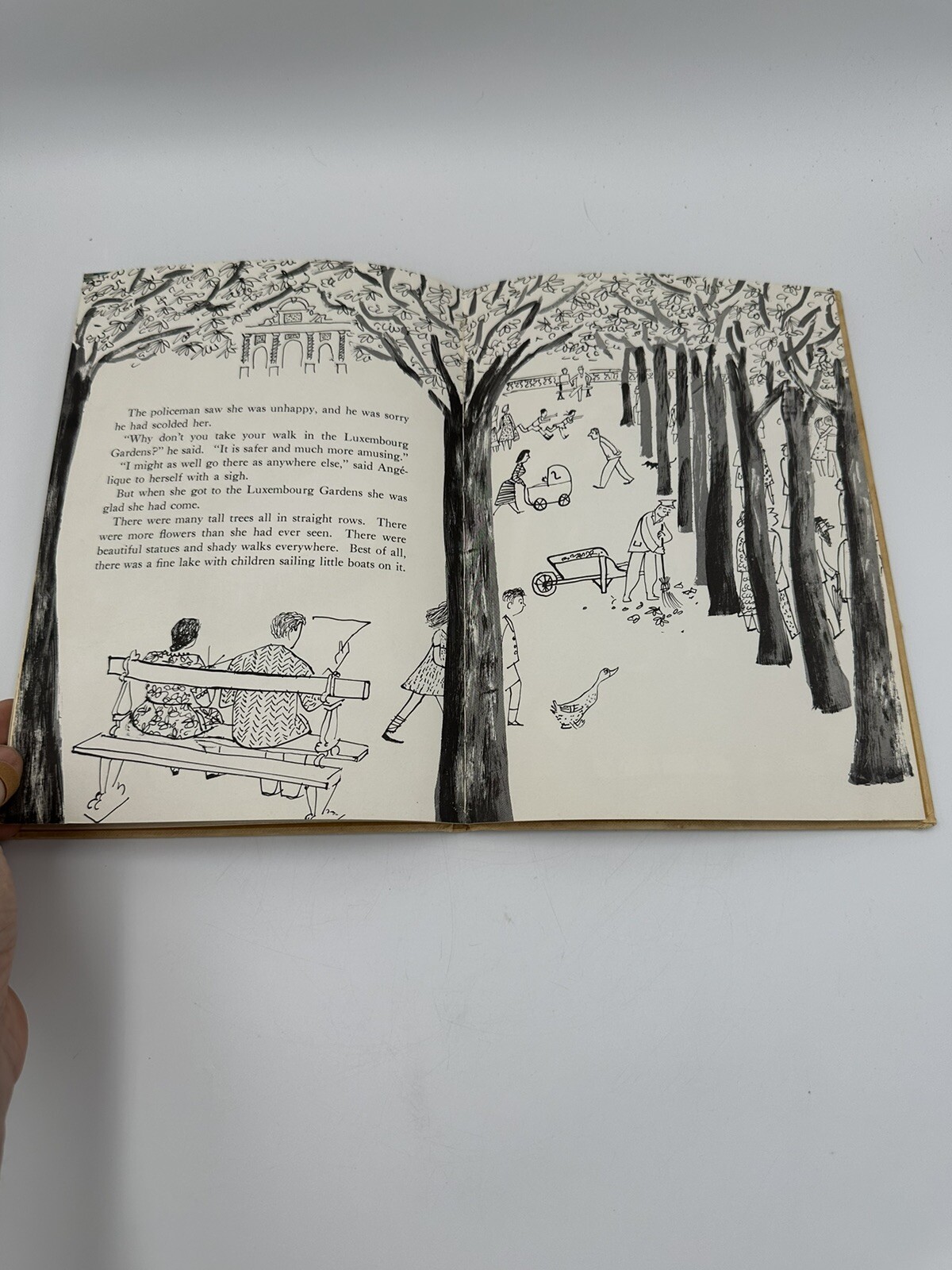 Angelique by Janice & Roger Duvoisin 1960 1st Ed. HC Vintage Childrens Book Kids