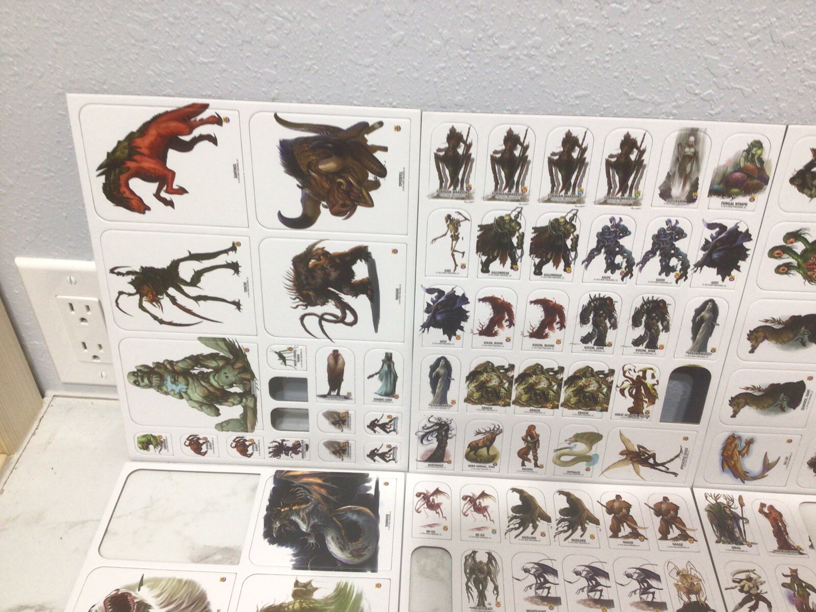 Bestiary by Paizo Publishing Staff and Paizo Staff (2014, Game)Only 16 Punched !