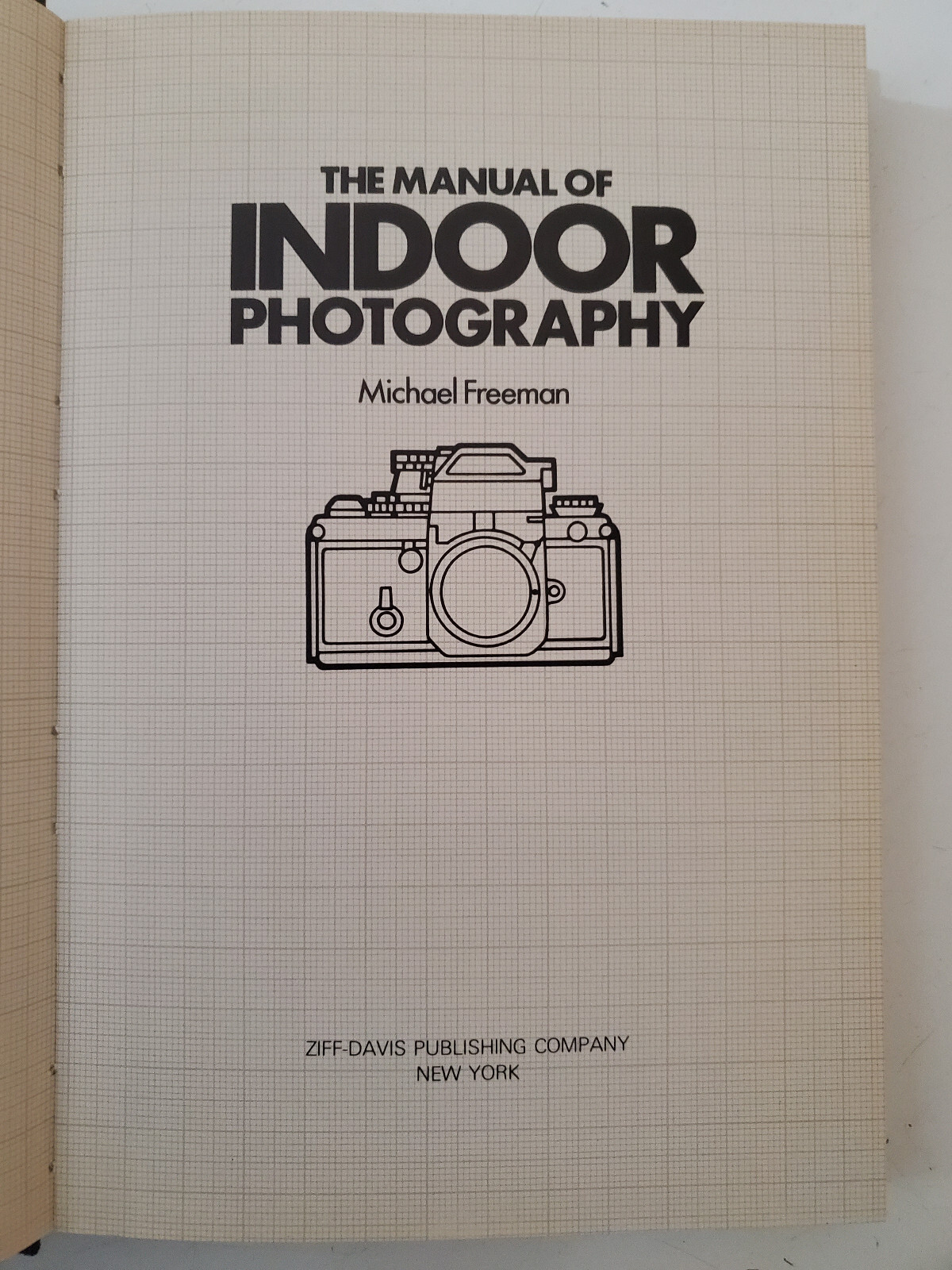 THE MANUAL of INDOOR PHOTOGRAPHY Michael Freeman HC 1st Printing w/ DJ