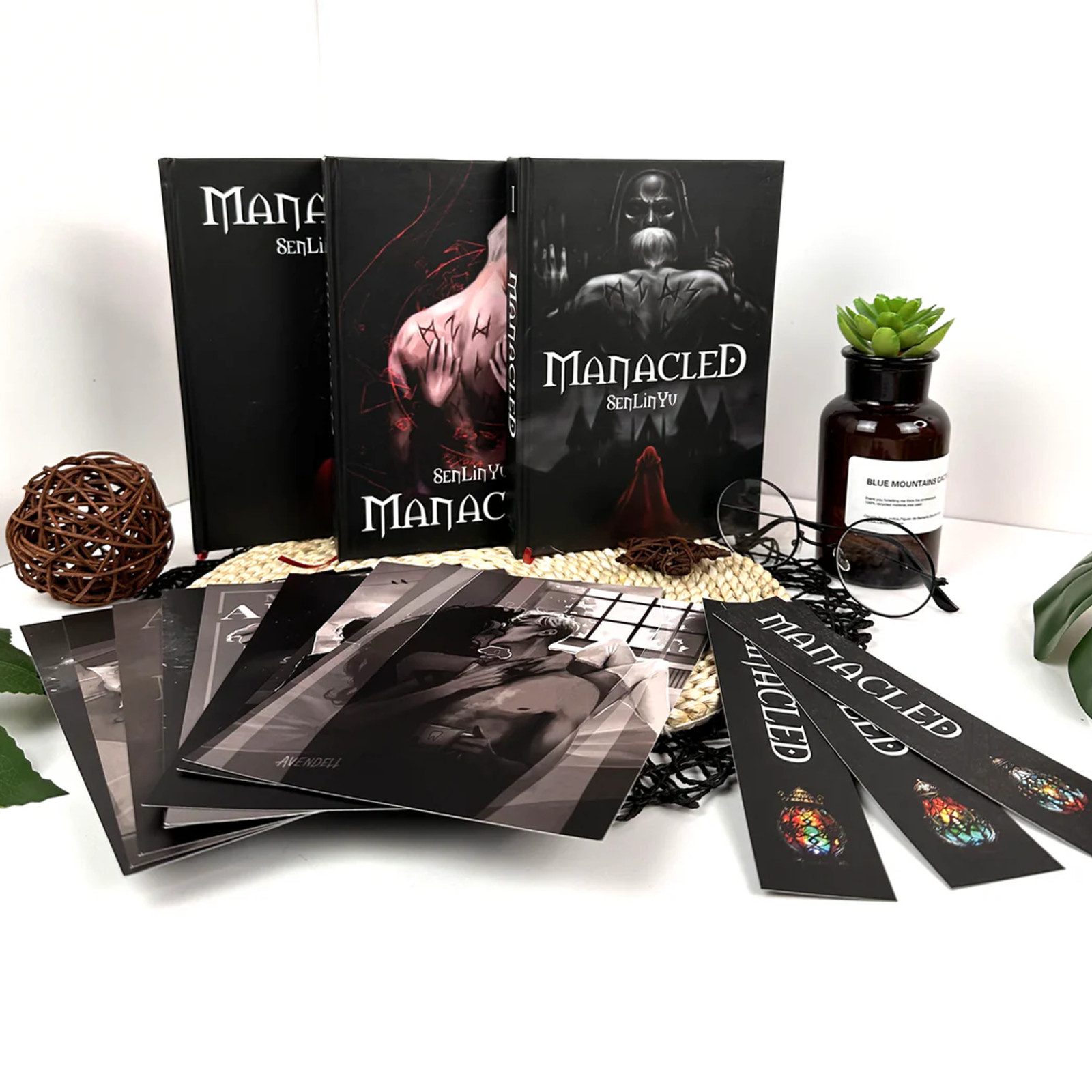 Manacled Book – Deluxe 3-Volume Edition with Illustrations -02