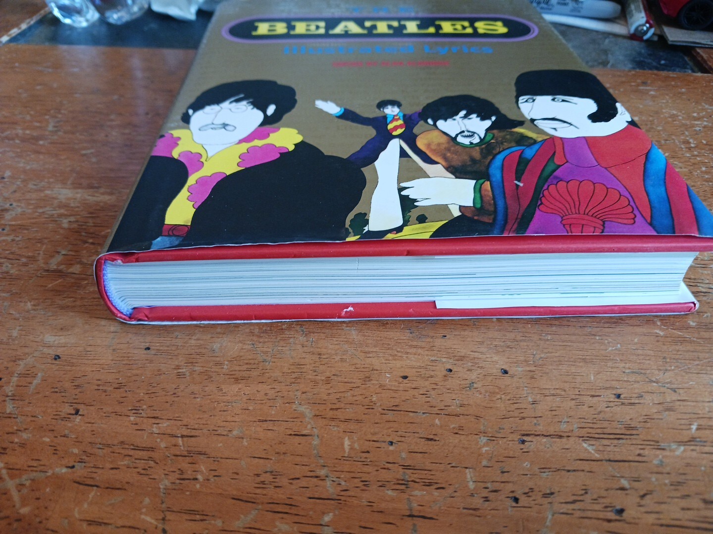 BEATLES – ILLUSTRATED LYRICS -267 PAGES -HARDCOVER HCDJ BOOK , 1991 ,THE BEATLES