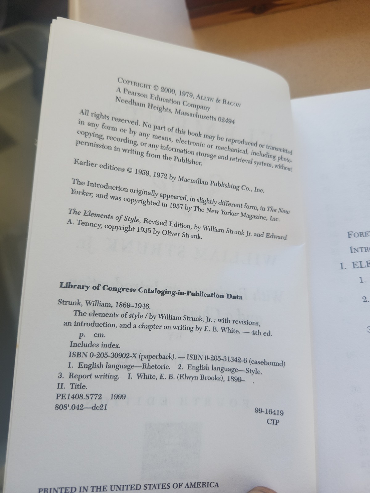 Elements of Style by E. B. White and William Strunk Jr. (1999, Library Binding)