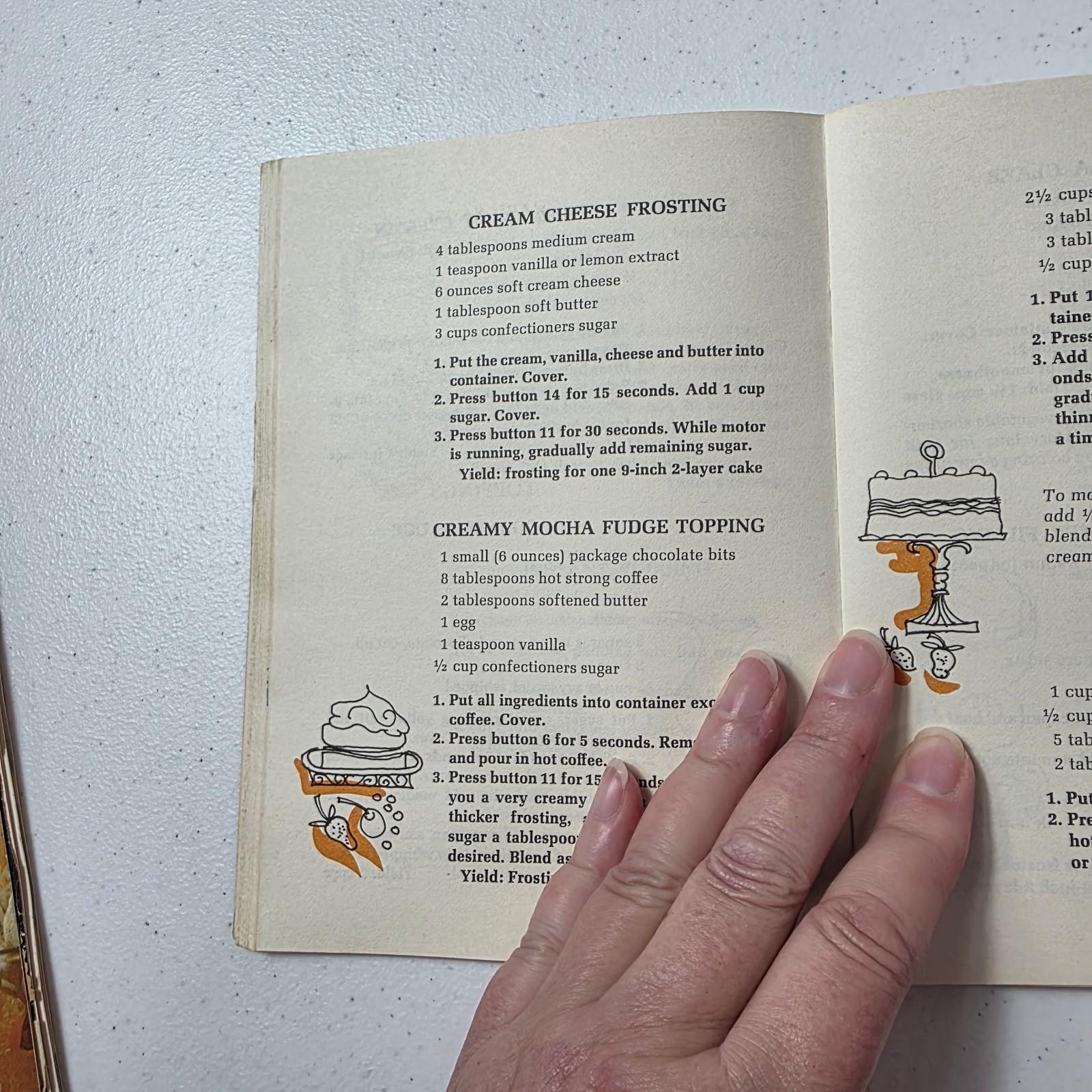 1969 Waring 14 Speed Blender Recipe Book “The Pleasure of Blending” 92 Pages
