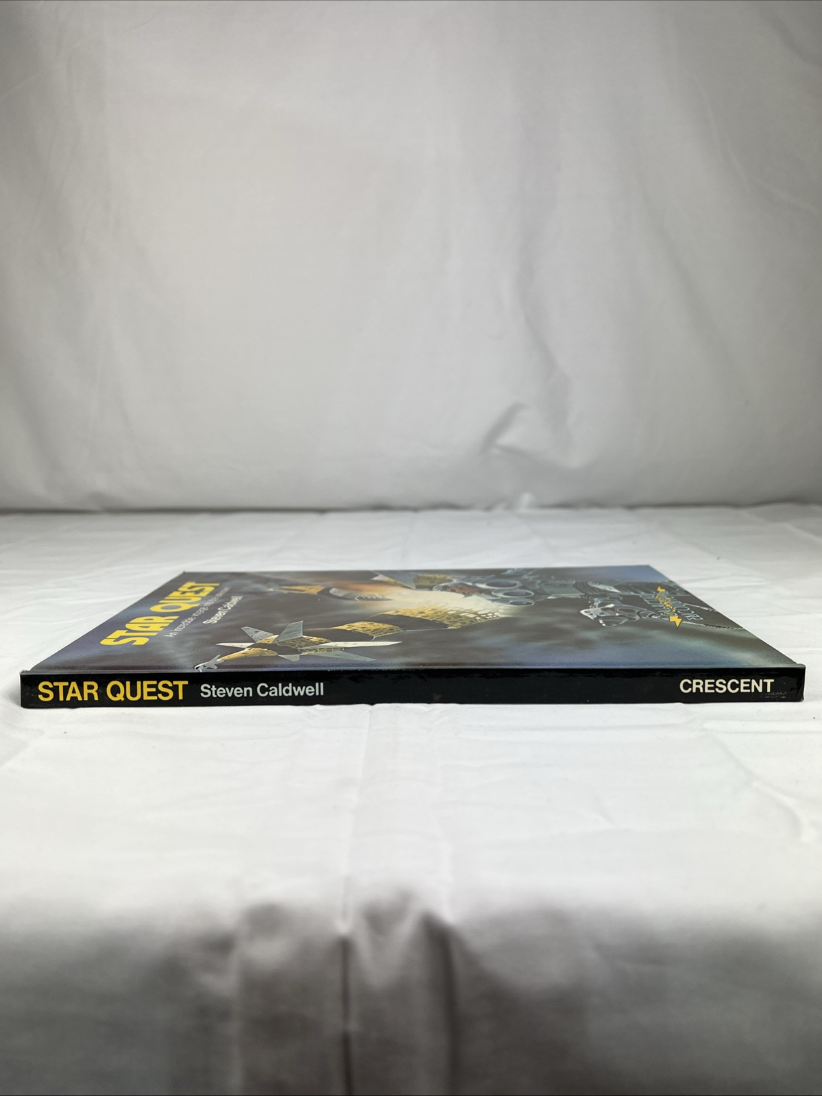 Star Quest by Steven Caldwell Vintage Illustrated Hardcover Crescent Books 1979