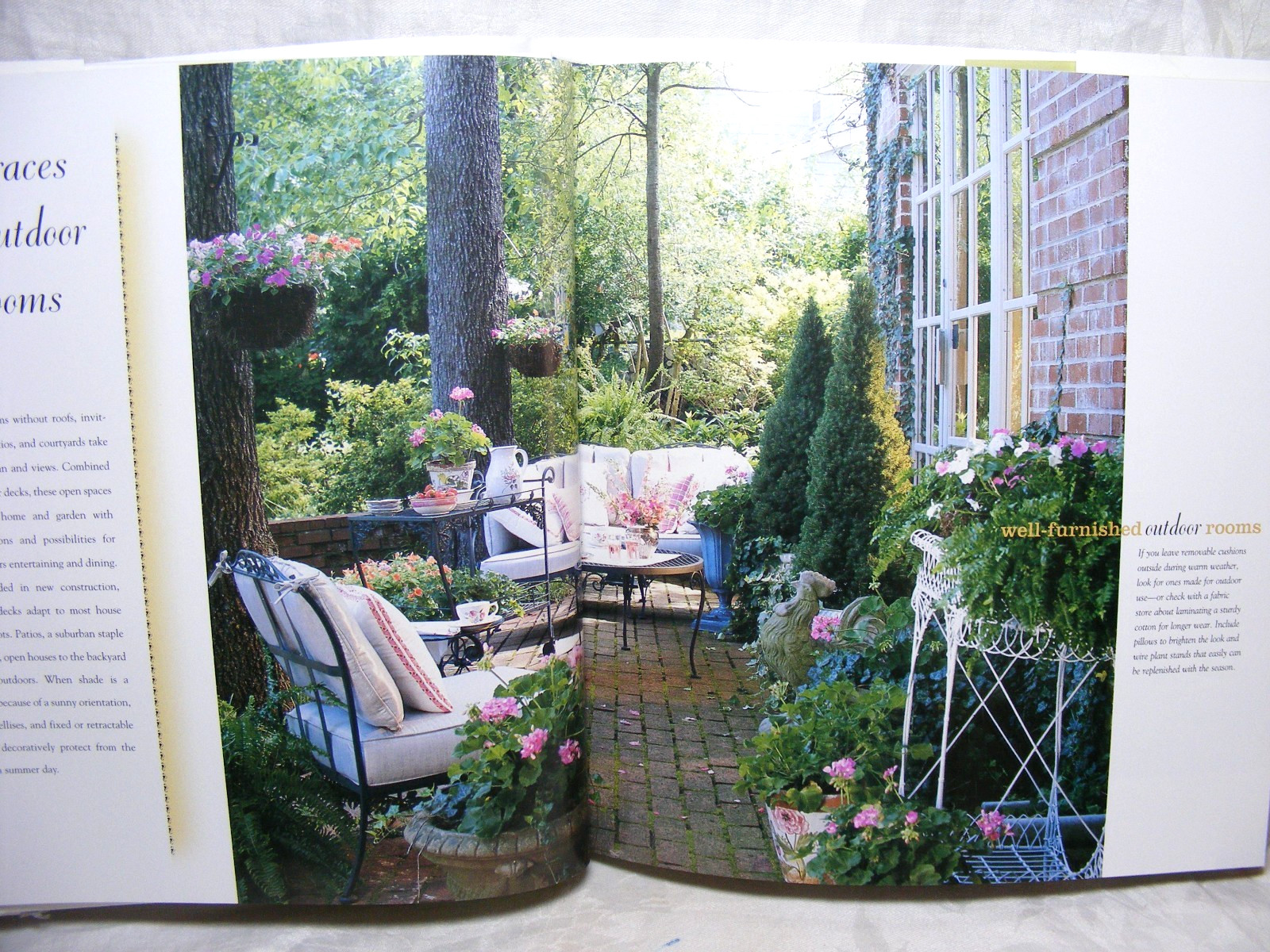 Vintage Book Garden Style Better Homes & Gardens Copyright 1999 Meredith Corp.