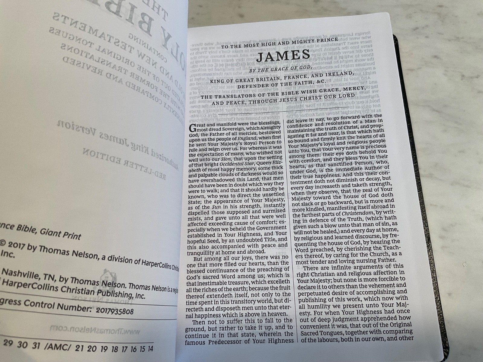 KJV Comfort Print Reference Giant Print Bible in Black Bonded Leather
