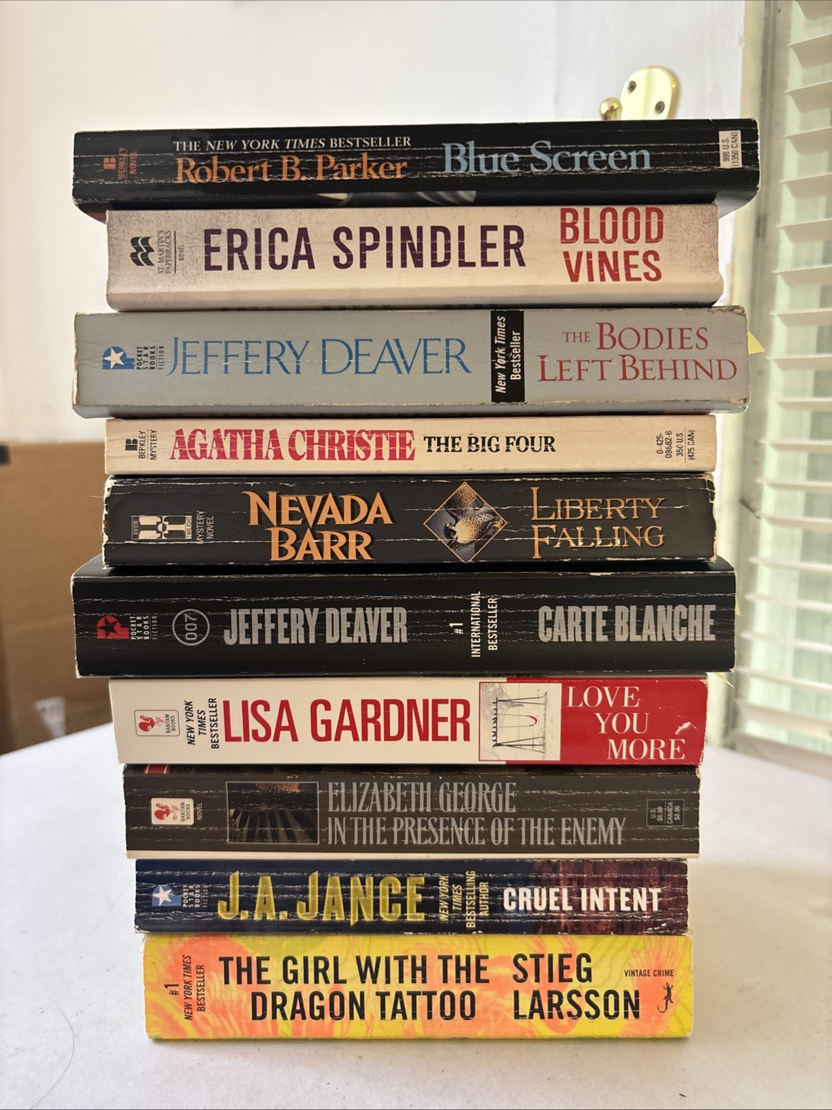 Lot of 10 – Mystery and Thrillers – Mixed Authors – FREE SHIPPING