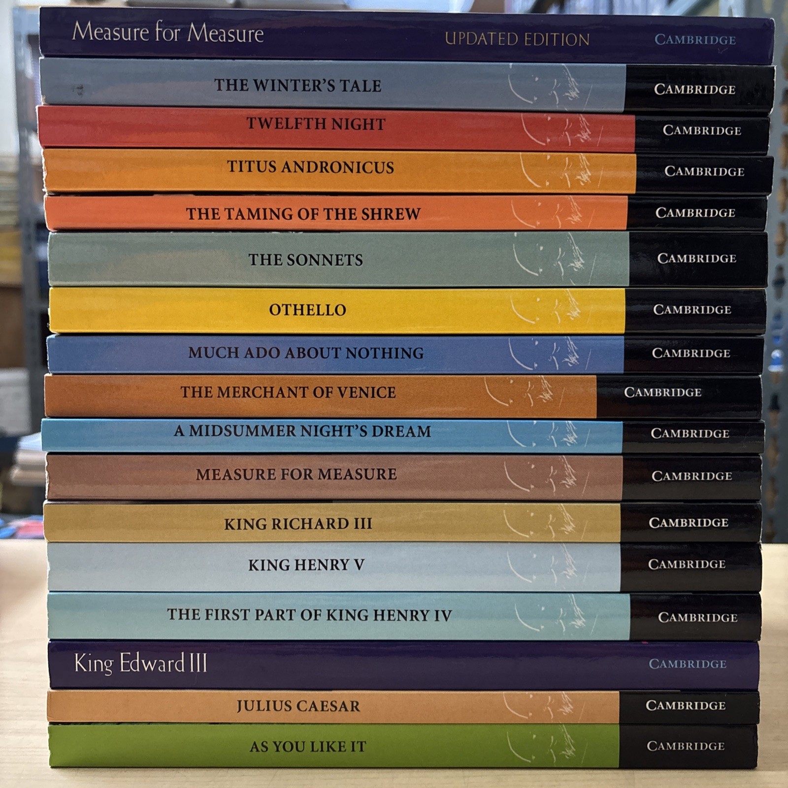 Lot 17 New Cambridge Shakespeare NCS Book Set Venice Othello Sonnets Midsummer