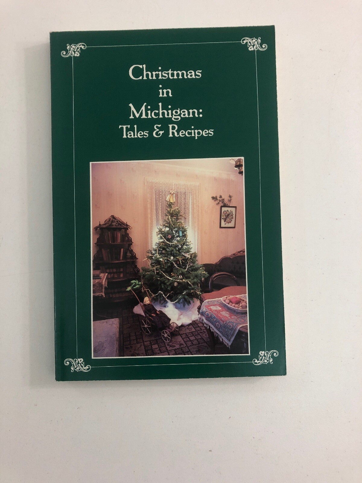 Christmas in Michigan : Tales and Recipes – Carole Eberly (1987, Paperback)