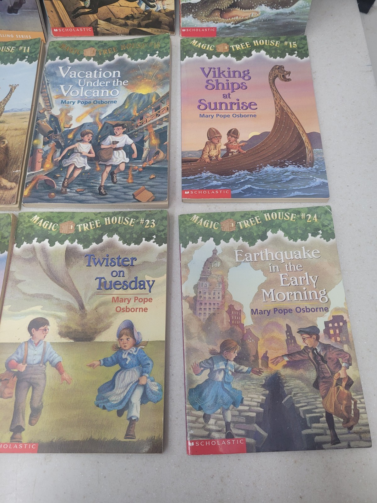 (Magic Tree House Paperback Lot of (12) #1, 2, 3, 6, 8, 11, 13, 17, 18, 23 & 24