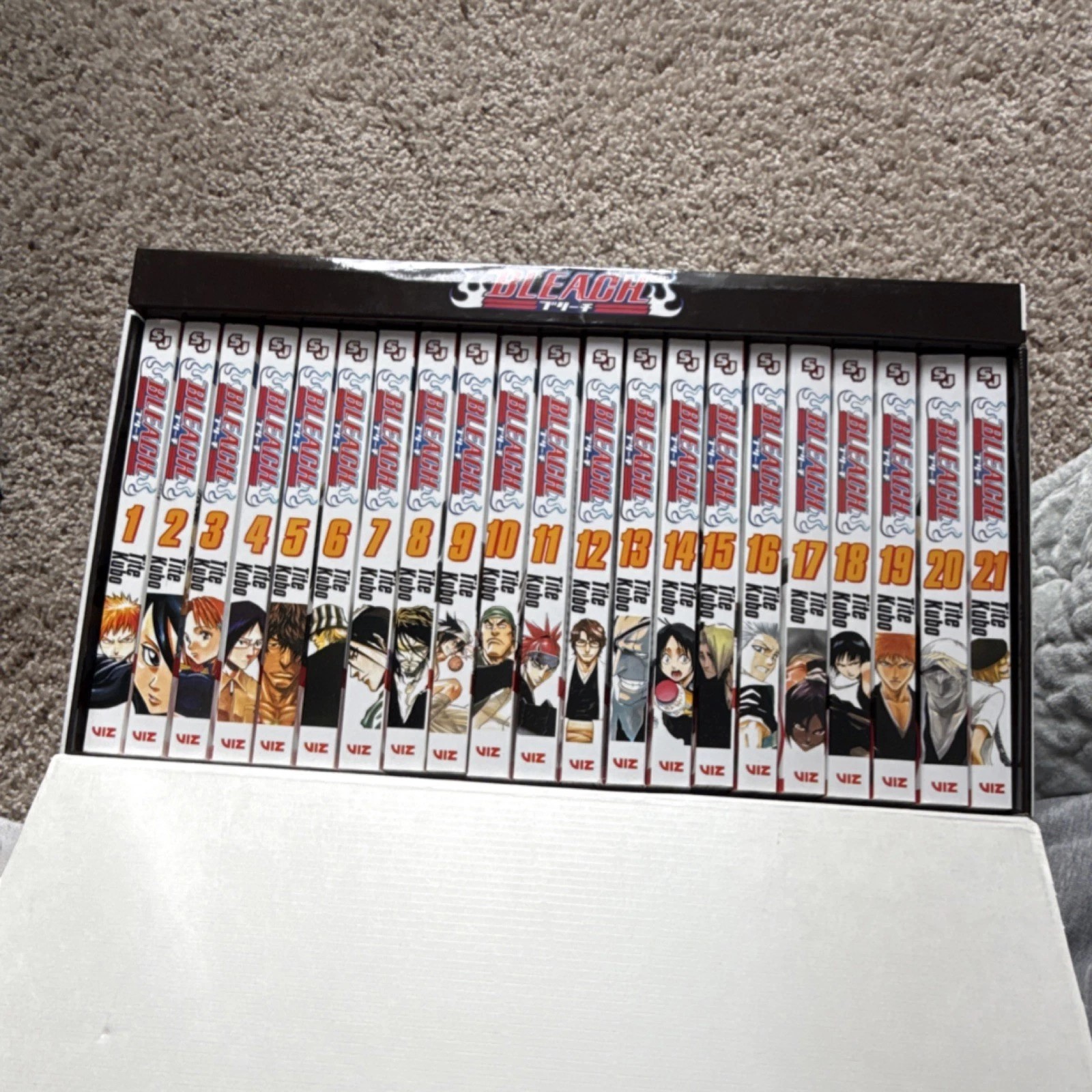 Bleach Box Set 1: Volumes 1-21 with Premium by Tite Kubo (Fast delivery)
