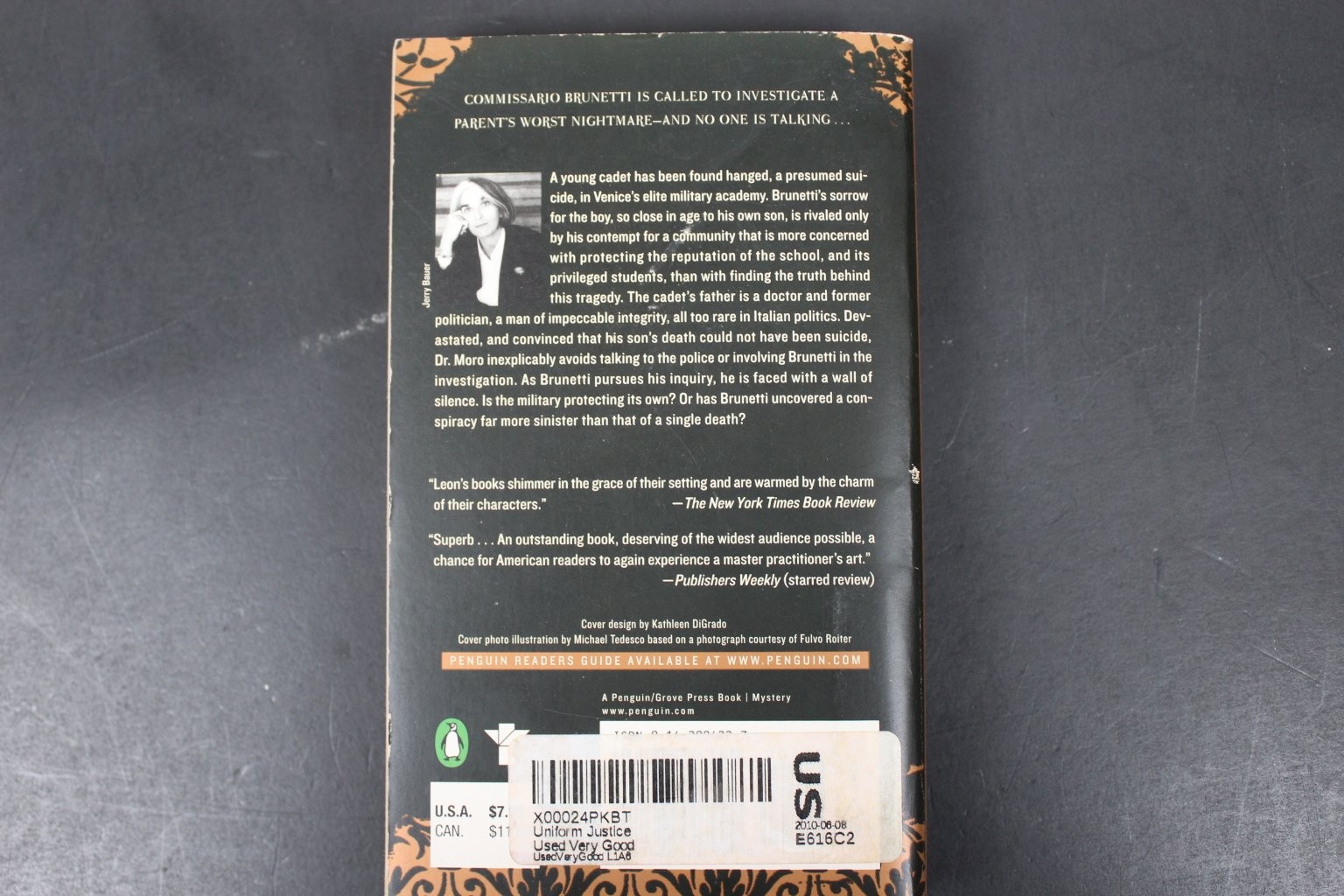 Uniform Justice Donna Leon 2004 Penguin Commissario Guido Brunetti Mystery Book