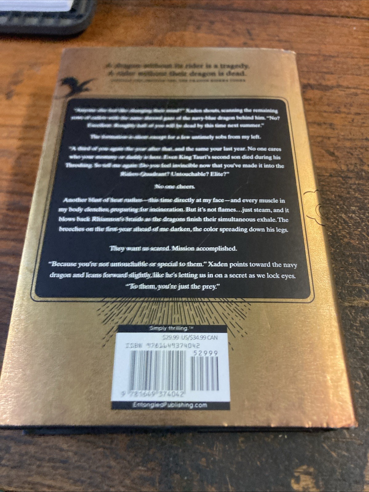 Fourth Wing (Standard Edition) (The Empyrean, 1)