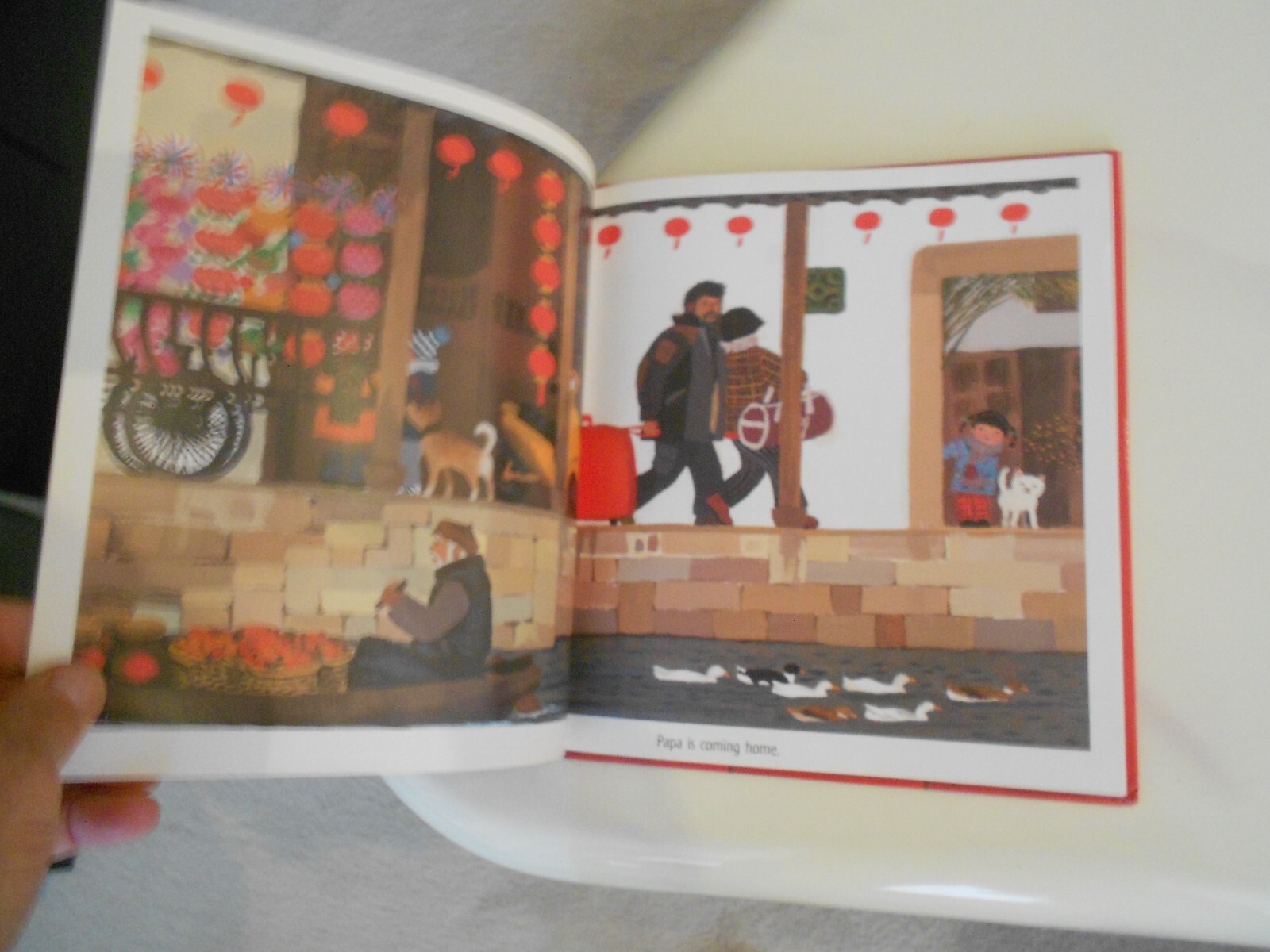 A New Year’s Reunion A Chinese Story by Yu Li-Qiong 2011 Hardcover