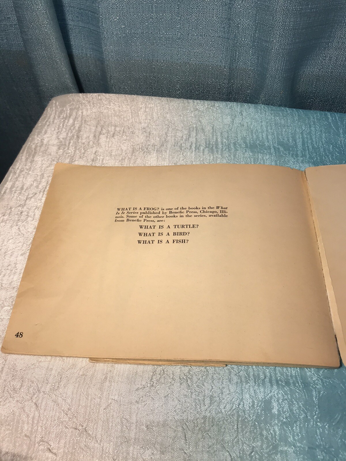 What Is A Frog Vintage 1st Edition Paperback Strange Edition whot iz a frog?