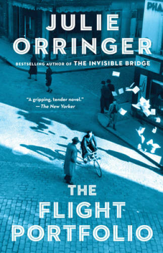 The Flight Portfolio: A novel (Vintage Contemporaries) – Paperback – GOOD