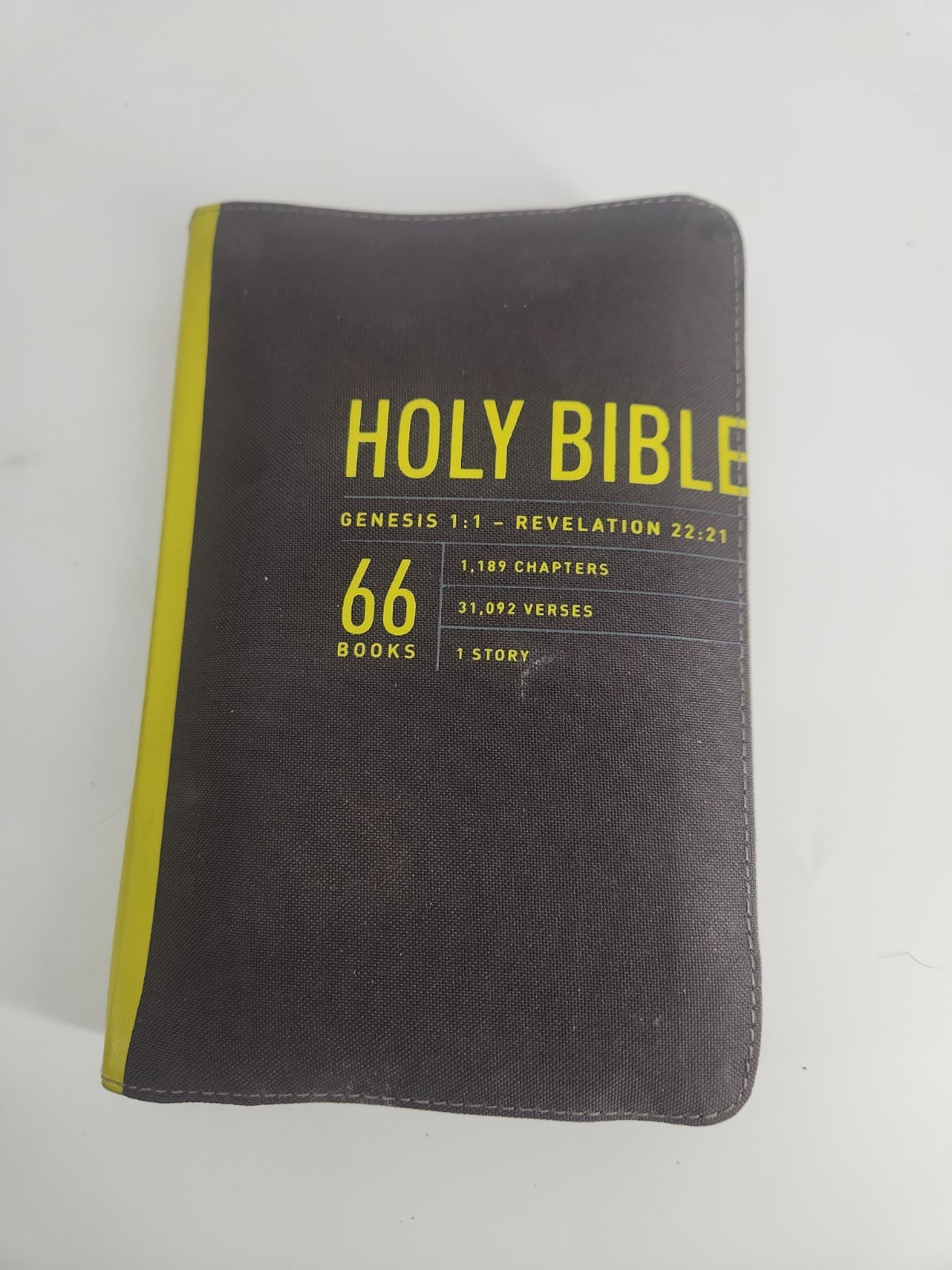 Zips Bible NLT (Canvas, Charcoal/Yellow) by Tyndale