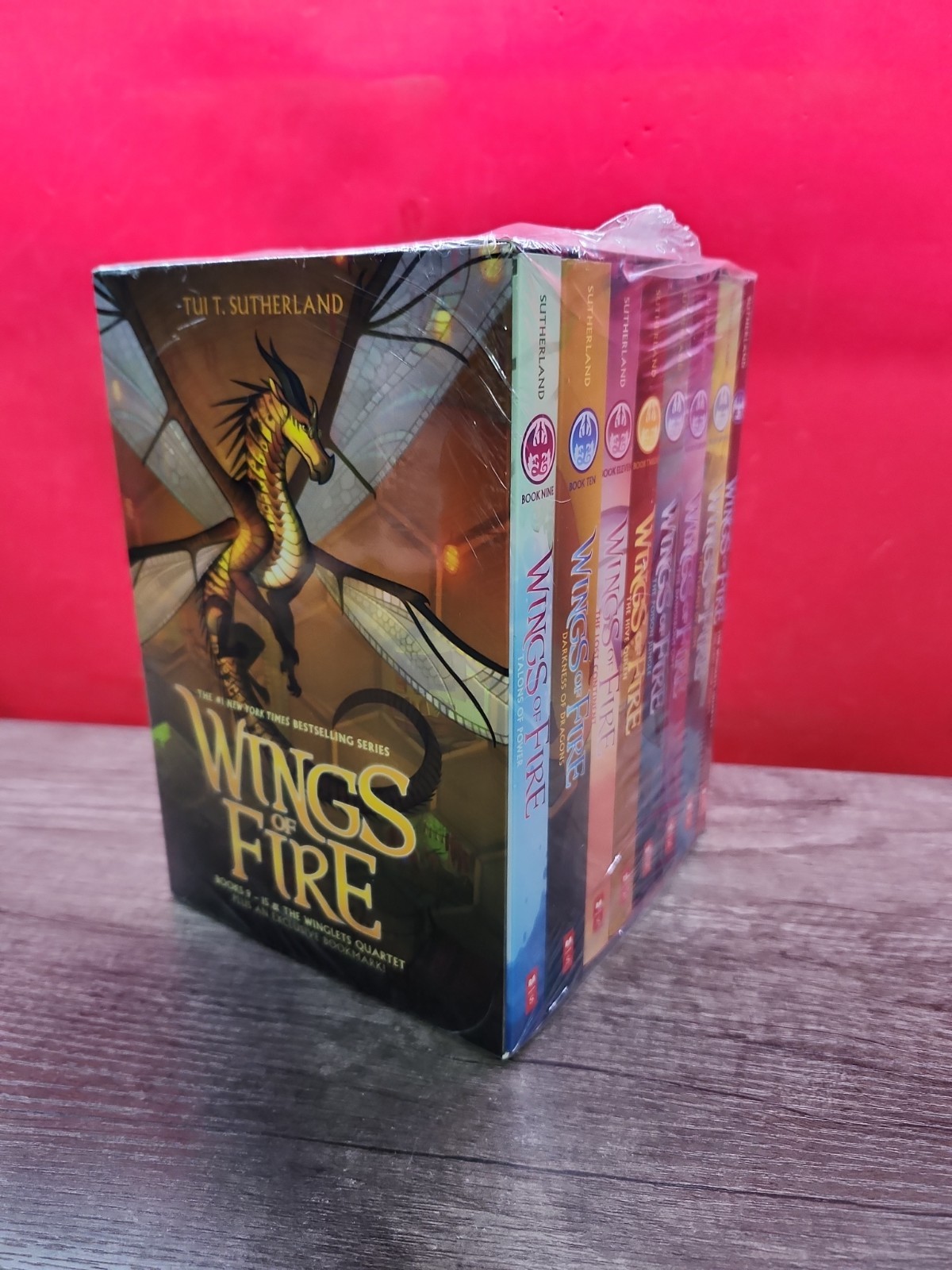 Wings of Fire: 8 Book Box Set (# 9-15 + The Winglets Quartet) Tui T Sutherland