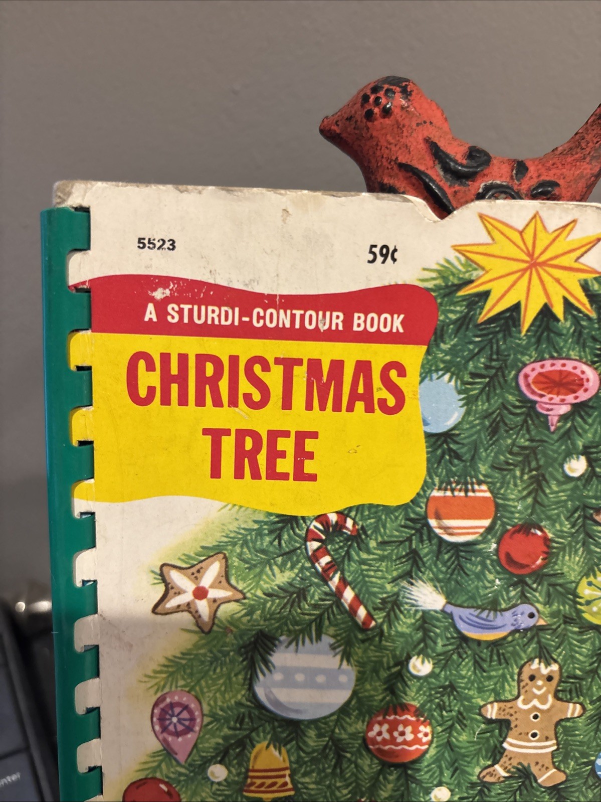 A Sturdi-contour Book Christmas Tree Book 1968 Wonder Books Cardboard Pages