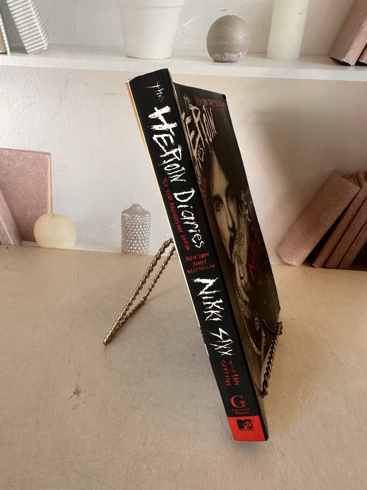 The Heroin Diaries: A Year in the Life of a Shattered Rock Star by Sixx, Nikki