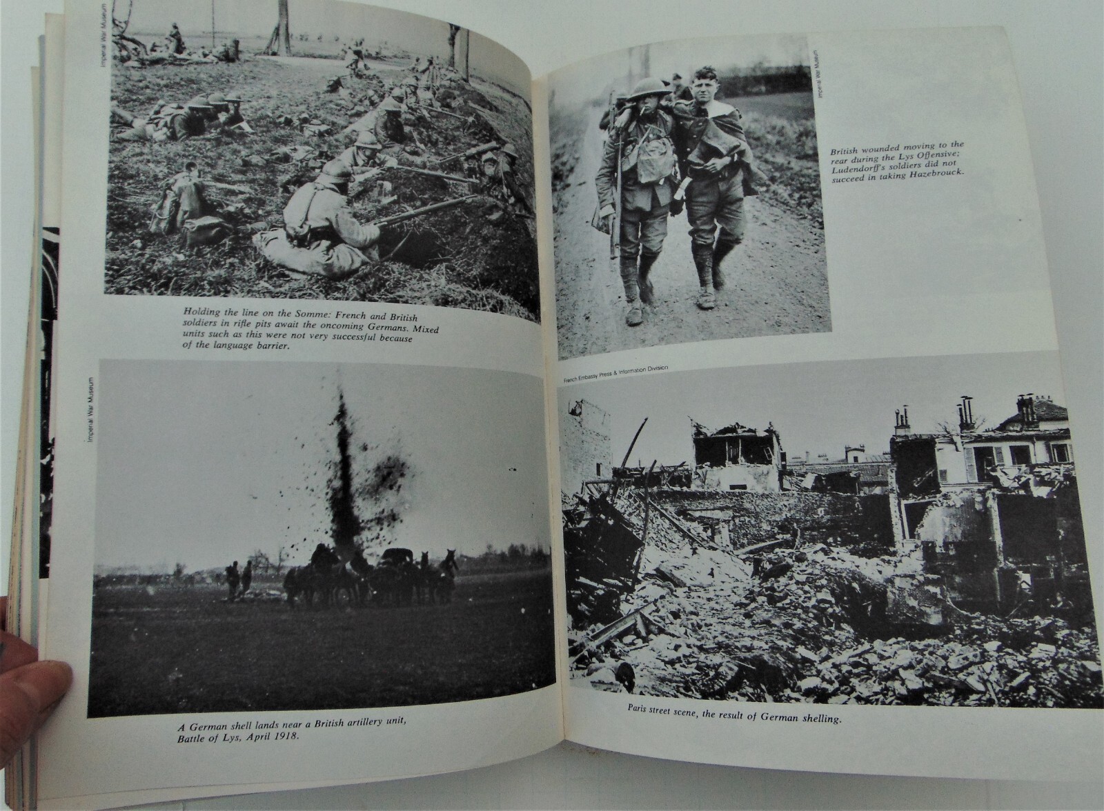 A PICTORIAL HISTORY OF THE WORLD WAR I YEARS BY EDWARD JABLONSKI~1979 SOFTCOVER