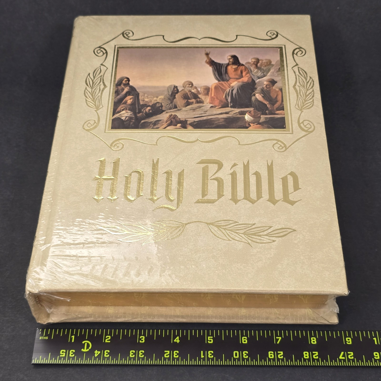 HOLY BIBLE HEIRLOOM FAMILY KING JAMES VERSION 1988 GOLD GILT PADDED SEALED KJV
