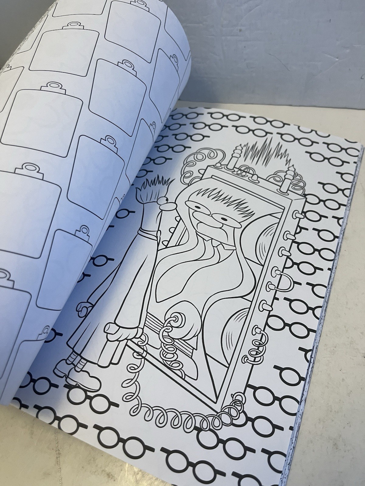 Art of Coloring: Muppets : 100 Images to Inspire First Edition Paperback 2017