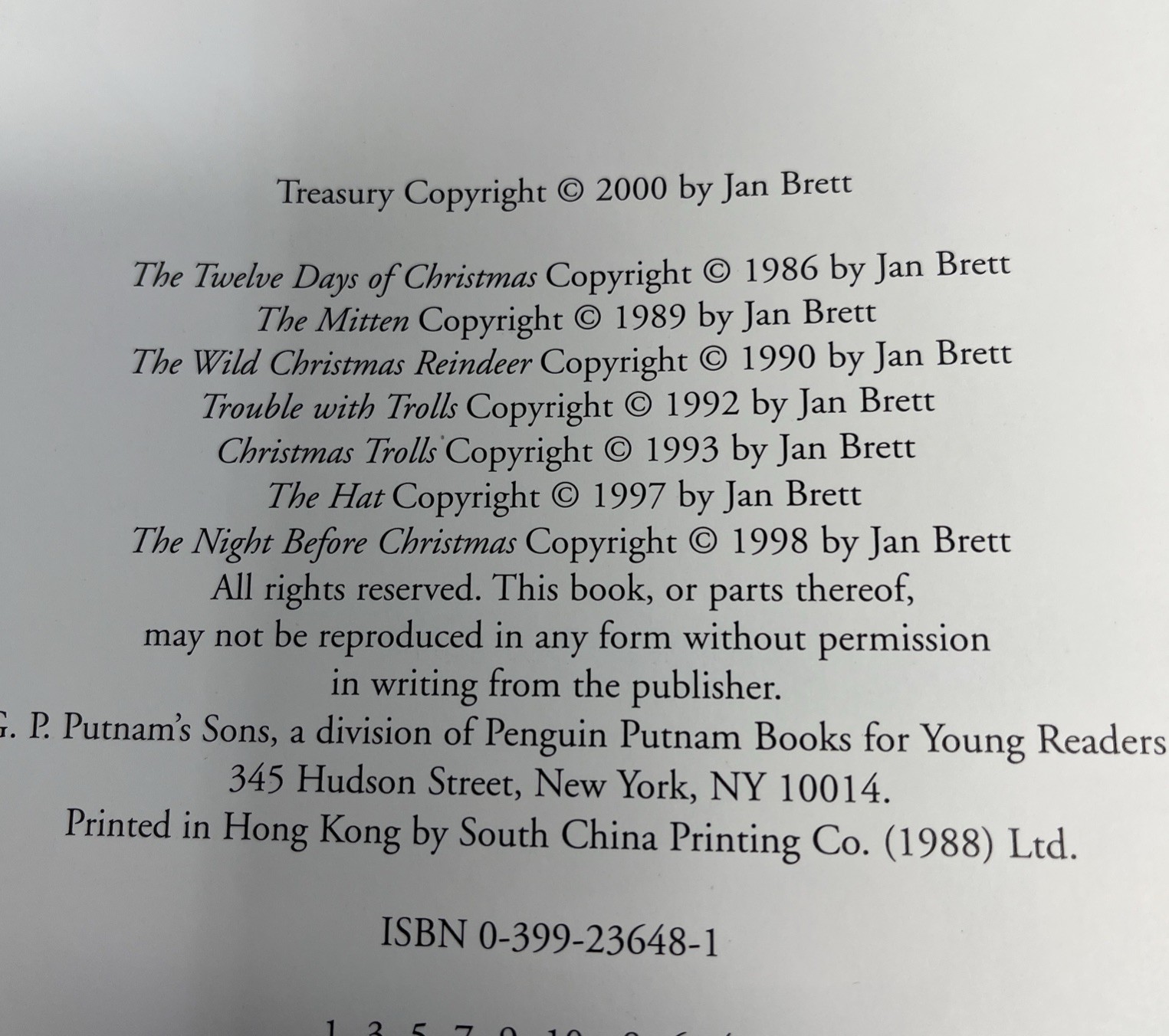 Jan Brett’s Christmas Treasury – Hardcover By Brett, Jan – VERY GOOD, HC/ DJ