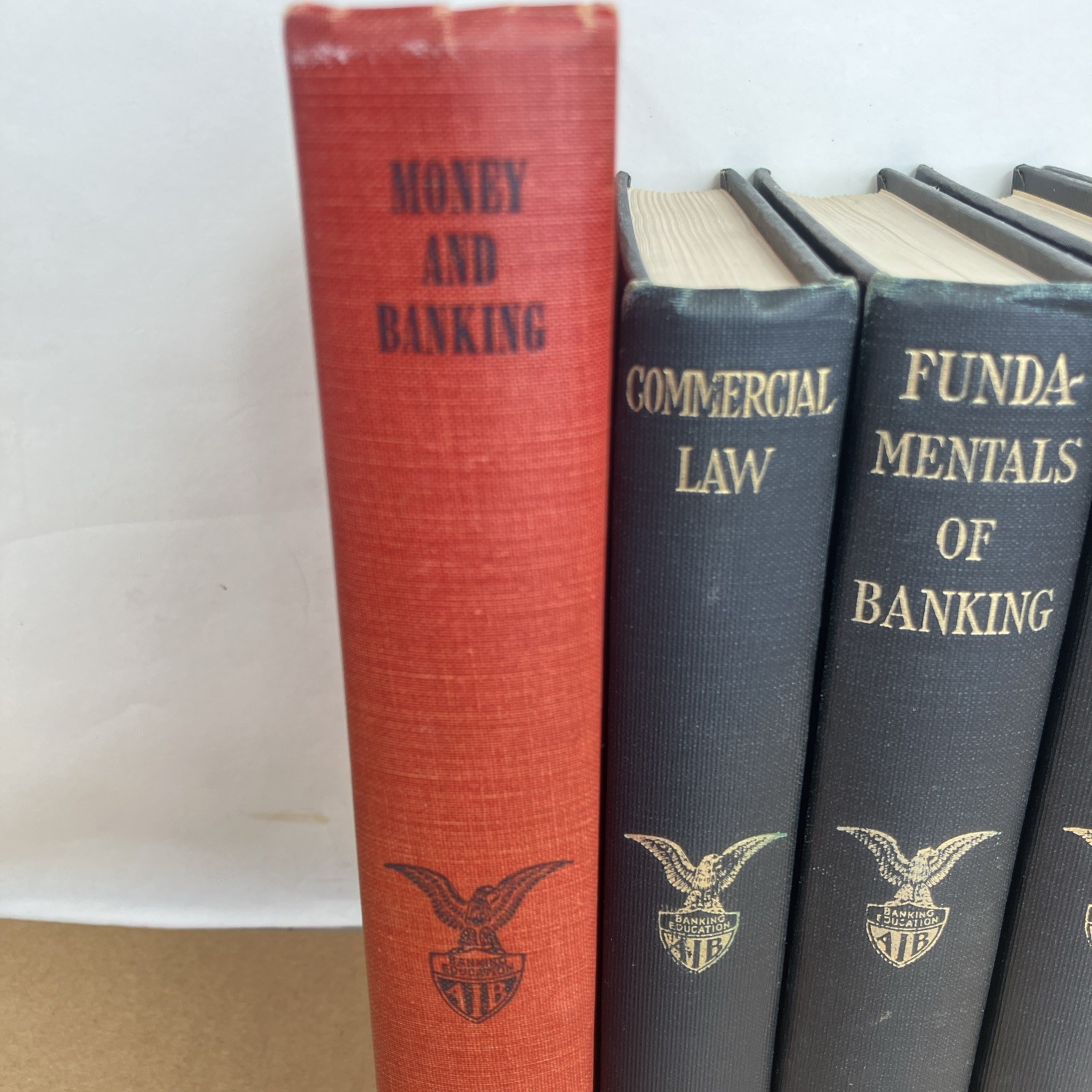 5 Lot – VTG American Institute of Banking Hardcover Book Economics Law Fundament