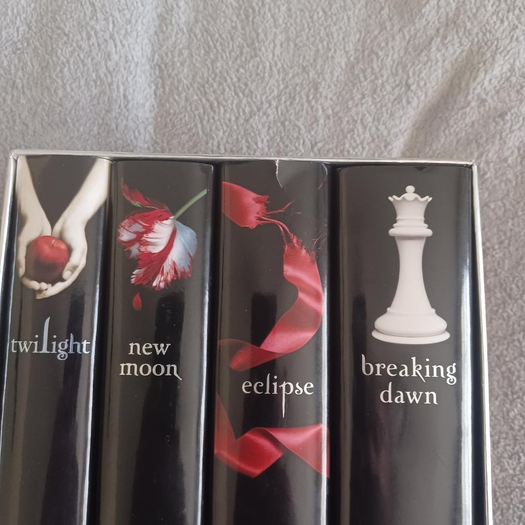 Twilight Saga By Stephenie Myer 4 Book Hardcover 2008 Collectible Box Set